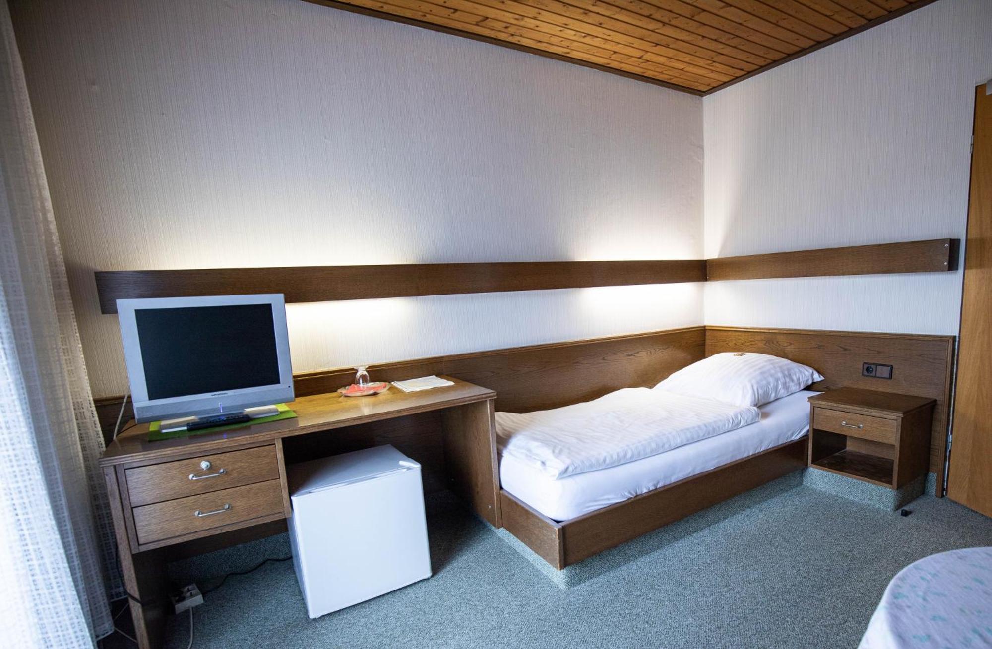 Jägerhof Hotel *